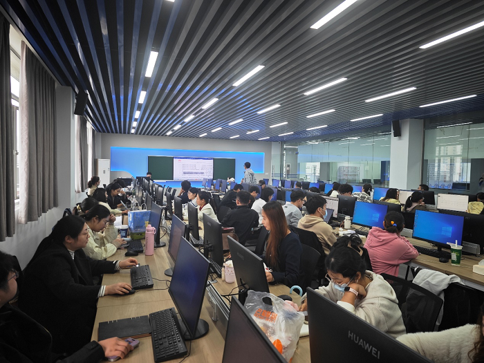 信息工程學(xué)院網(wǎng)絡(luò)技術(shù)交流平臺(tái) 連接未來，共享智慧